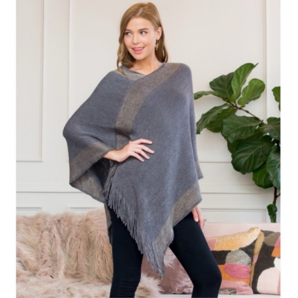 🩶 Shimmery Gray Two-toned Poncho One Size Fits Most NWT